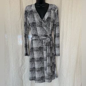 Banana Republic Monochrome Long Sleeve Dress